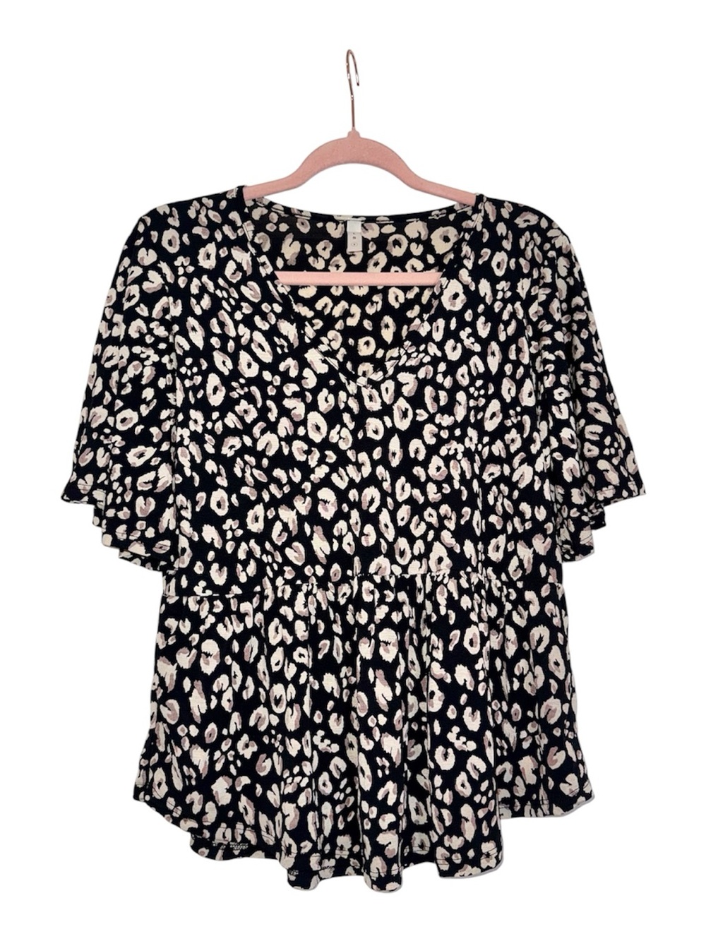 Black & Cream, V-neck, Leopard Ruffle/Bell Sleeve Flouncy Top, Size SMALL, NWOT